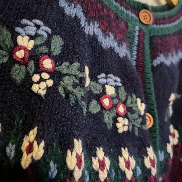 Northern Reflections Vintage Wool Blend Floral Embroidered Navy Cardigan Sweater - Picture 4 of 4